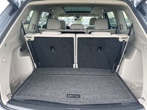 Certified 2024 Volkswagen Atlas SEL Premium R-Line image 37