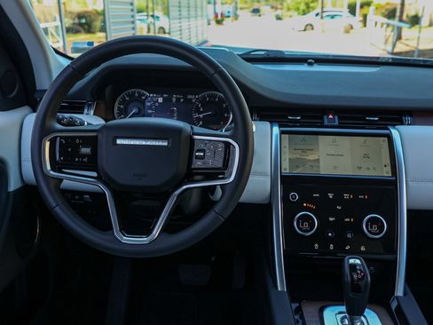 Used 2023 Land Rover Discovery Sport SE image 21