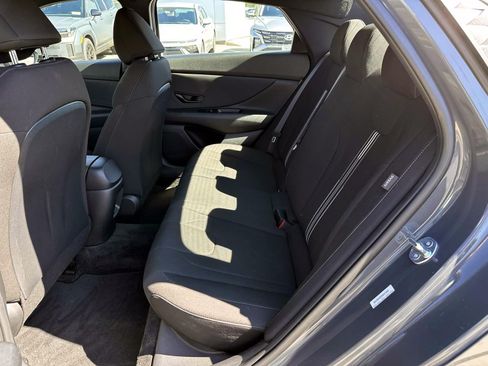 Used 2025 Hyundai Elantra Sport FWD image 13