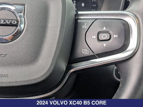 Used 2024 Volvo XC40 B5 Core AWD/4WD image 21