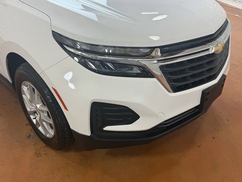 Used 2024 Chevrolet Equinox LS w/ LS Convenience Package image 11