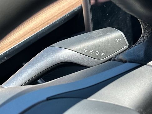 Used 2021 Tesla Model Y 2WD image 18