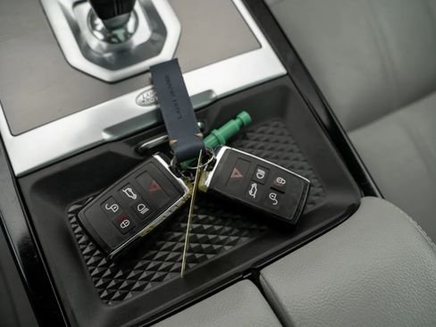 Used 2020 Land Rover Range Rover Evoque SE AWD/4WD image 32