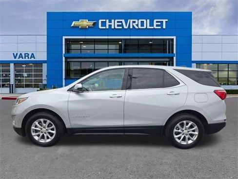 Used 2019 Chevrolet Equinox LT image 2