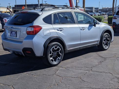 Used 2017 Subaru Crosstrek 2.0i Premium image 2