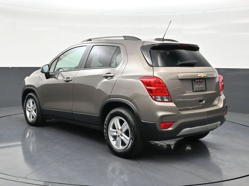 Used 2022 Chevrolet Trax LT w/ LT Convenience Package image 3