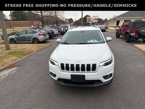 Used 2019 Jeep Cherokee Latitude Plus w/ Comfort/Convenience Group image 9