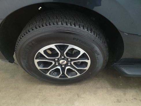 Used 2024 Ford Expedition XLT image 21