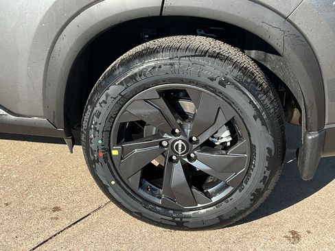 New 2026 Nissan Rogue SV image 8