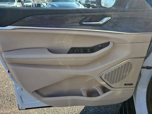 Used 2025 Jeep Grand Cherokee L Limited image 26