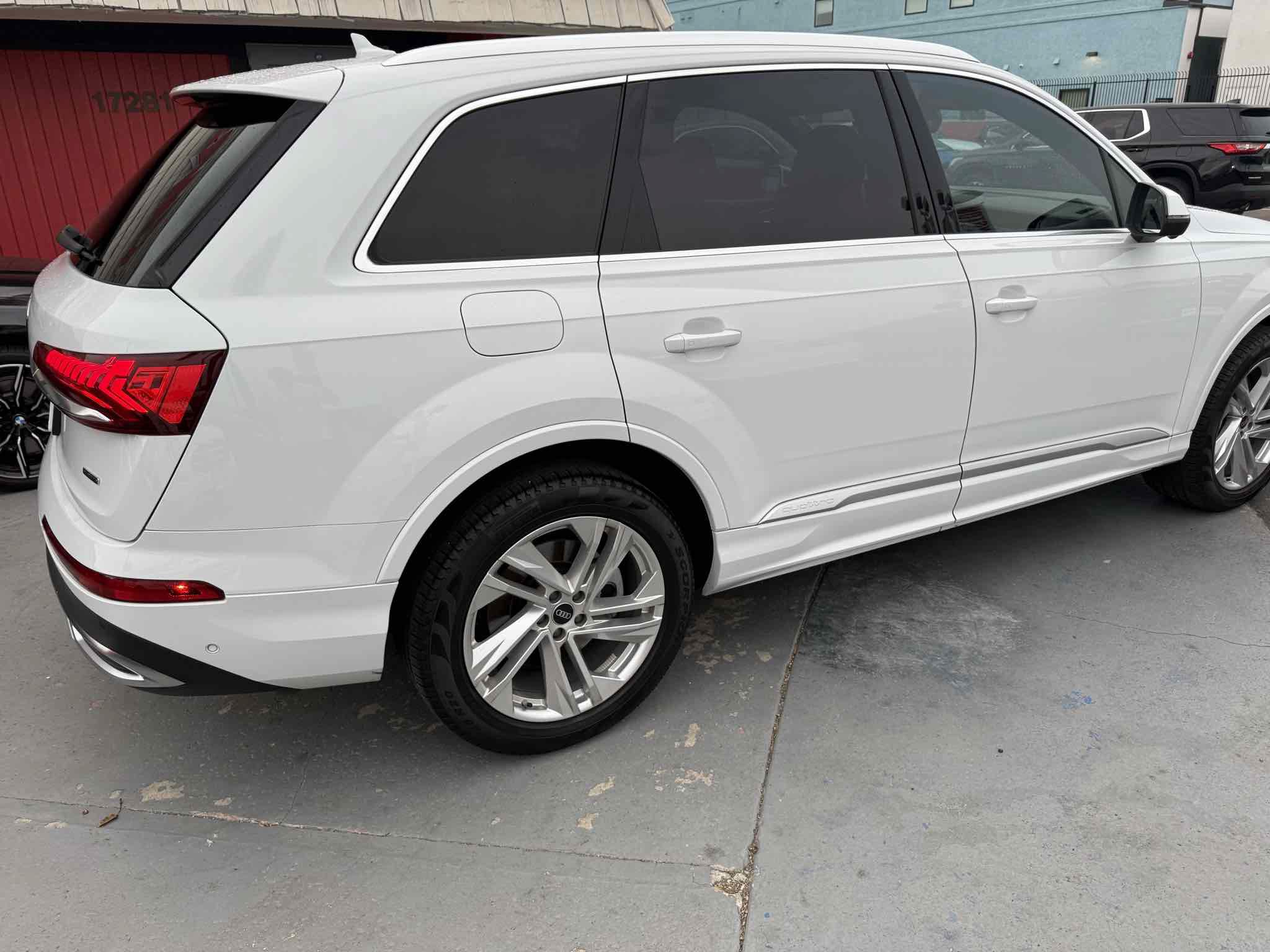 Used 2023 Audi Q7 3.0T Premium w/ Convenience Package AWD/4WD image 13
