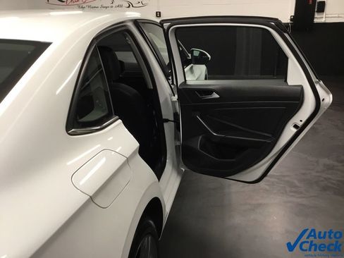 Used 2023 Volkswagen Jetta SE FWD image 34