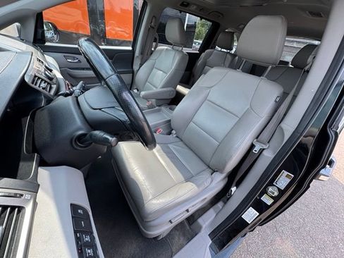 Used 2016 Honda Odyssey Touring Elite image 9