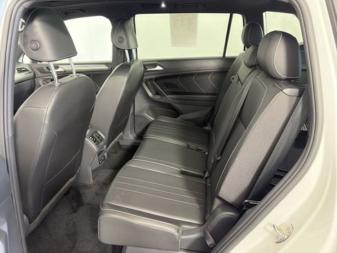 Used 2023 Volkswagen Tiguan SE R-Line FWD image 7