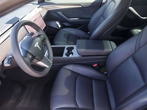 Used 2023 Tesla Model 3 Standard Range RWD image 9