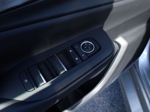 New 2026 Toyota Prius Plug-In Hybrid FWD image 32