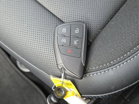 Used 2024 Chevrolet Equinox EV LT image 35