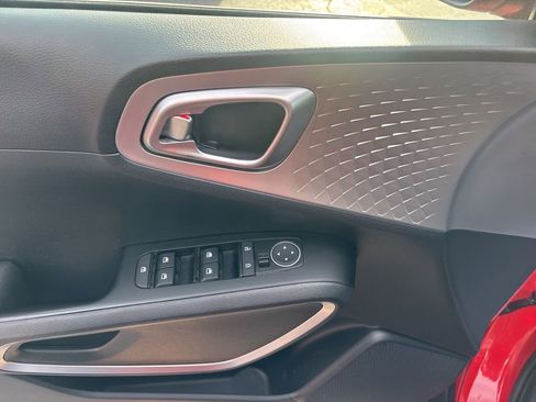 Used 2024 Kia Soul S image 17