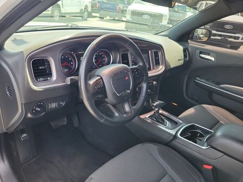 Used 2020 Dodge Charger SXT RWD image 17