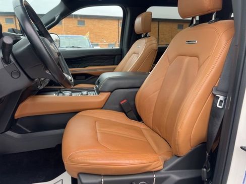 Certified 2022 Ford Expedition Platinum image 22