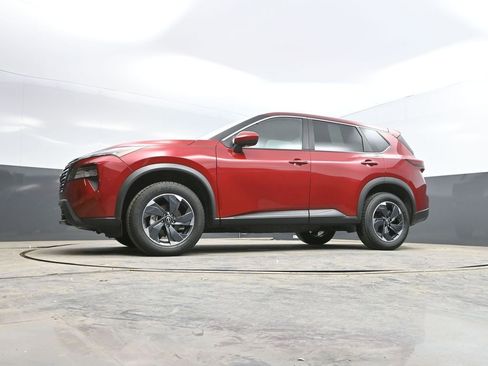 Used 2025 Nissan Rogue SV image 33