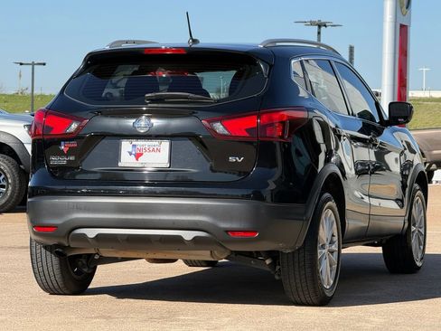 Used 2018 Nissan Rogue Sport SV image 9