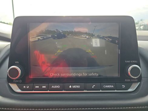 Used 2023 Nissan Rogue SV FWD image 23
