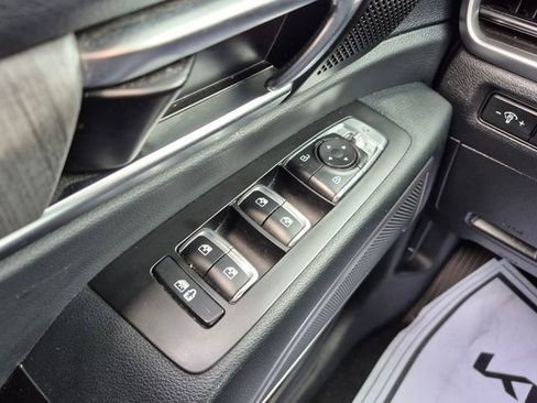 Used 2025 Kia Telluride EX w/ EX Captain's Chair Package image 25