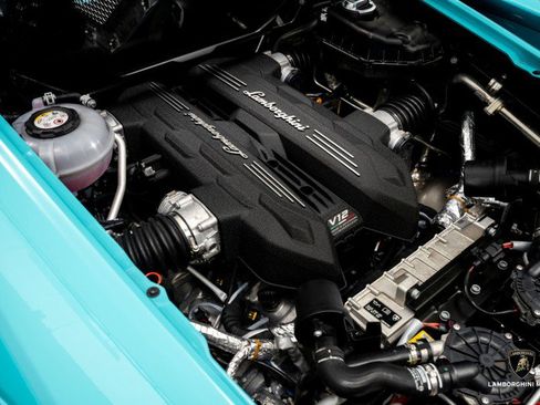 Used 2025 Lamborghini Revuelto image 26