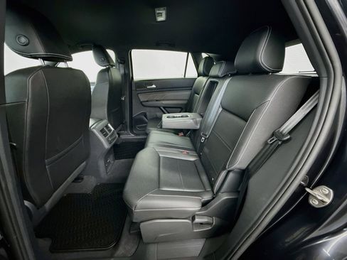 Used 2023 Volkswagen Atlas Cross Sport SE FWD image 29