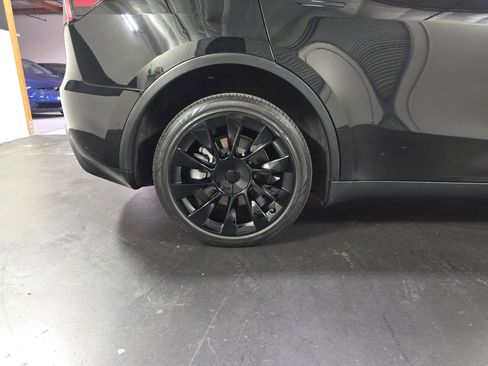 Used 2022 Tesla Model Y Long Range AWD/4WD image 20