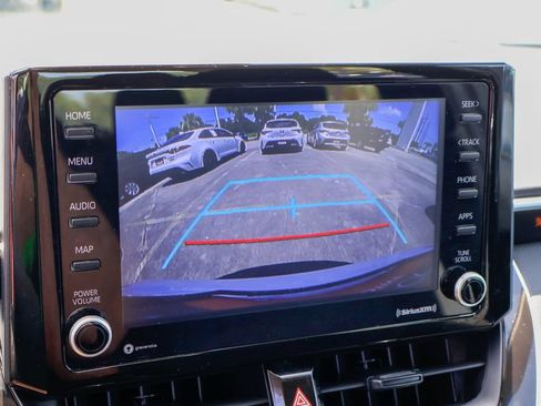 Used 2022 Toyota Corolla LE FWD image 5