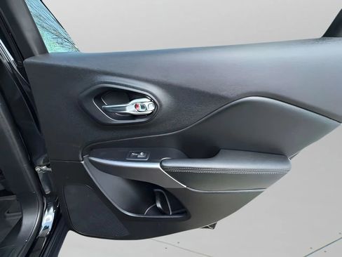 Used 2022 Jeep Cherokee Limited w/ Elite Package image 33