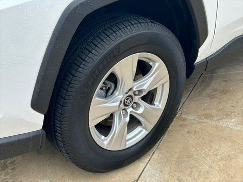Certified 2021 Toyota RAV4 XLE w/ Convenience Package AWD/4WD image 9