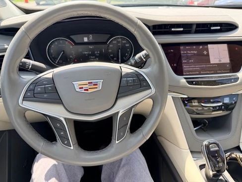 Used 2024 Cadillac XT5 Premium Luxury AWD/4WD image 10