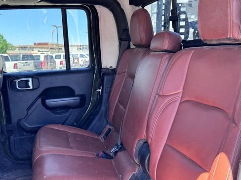 Used 2021 Jeep Gladiator Rubicon w/ LED Lighting Group AWD/4WD image 18