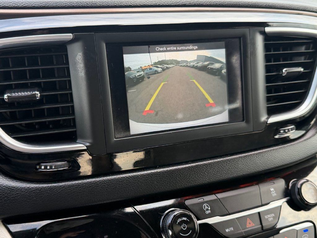 Used 2021 Chrysler Voyager Lxi FWD image 27