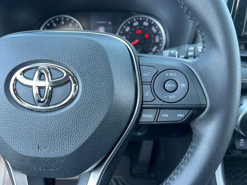 Certified 2022 Toyota RAV4 XLE Premium FWD image 21