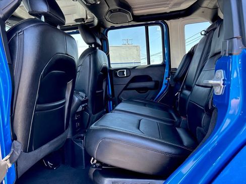 Used 2023 Jeep Wrangler Unlimited Sahara AWD/4WD image 14
