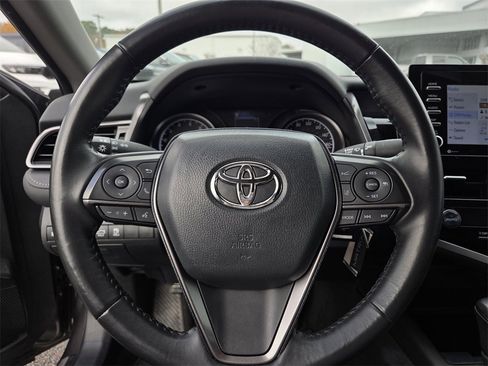 Used 2024 Toyota Camry SE image 18