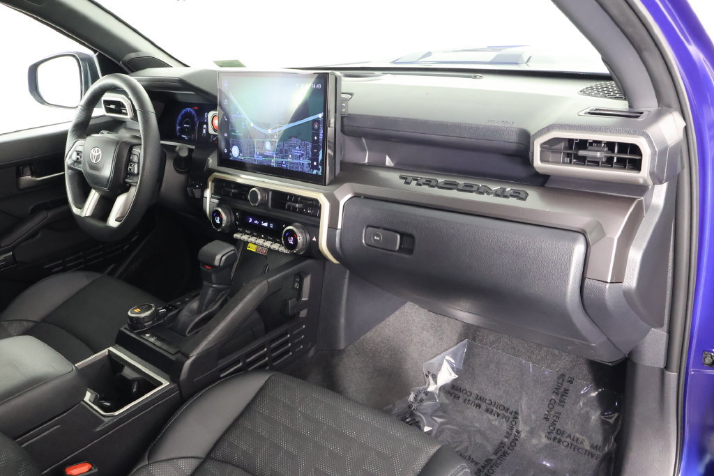 Used 2025 Toyota Tacoma TRD Sport w/ TRD Sport Premium Package AWD/4WD image 9