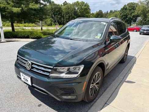 Used 2018 Volkswagen Tiguan SEL AWD/4WD image 3
