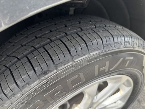 Used 2020 Chevrolet Equinox LS w/ LS Convenience Package image 11