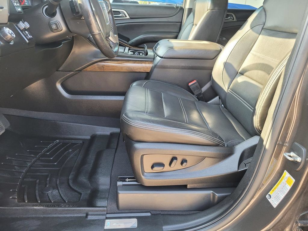 Used 2019 GMC Yukon XL Denali w/ Open Road Package RWD image 19