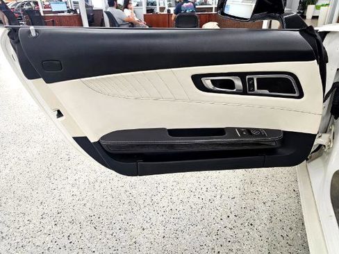 Used 2018 Mercedes-Benz AMG GT Roadster image 29