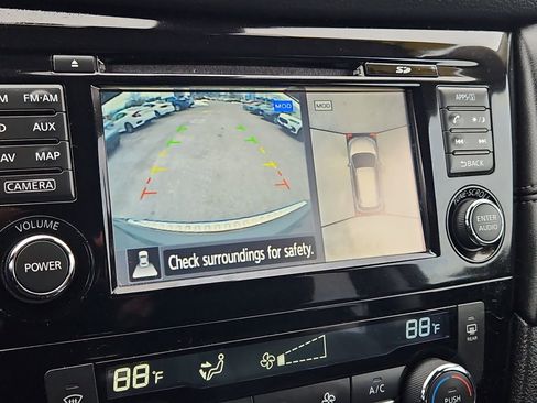 Used 2017 Nissan Rogue SL image 15