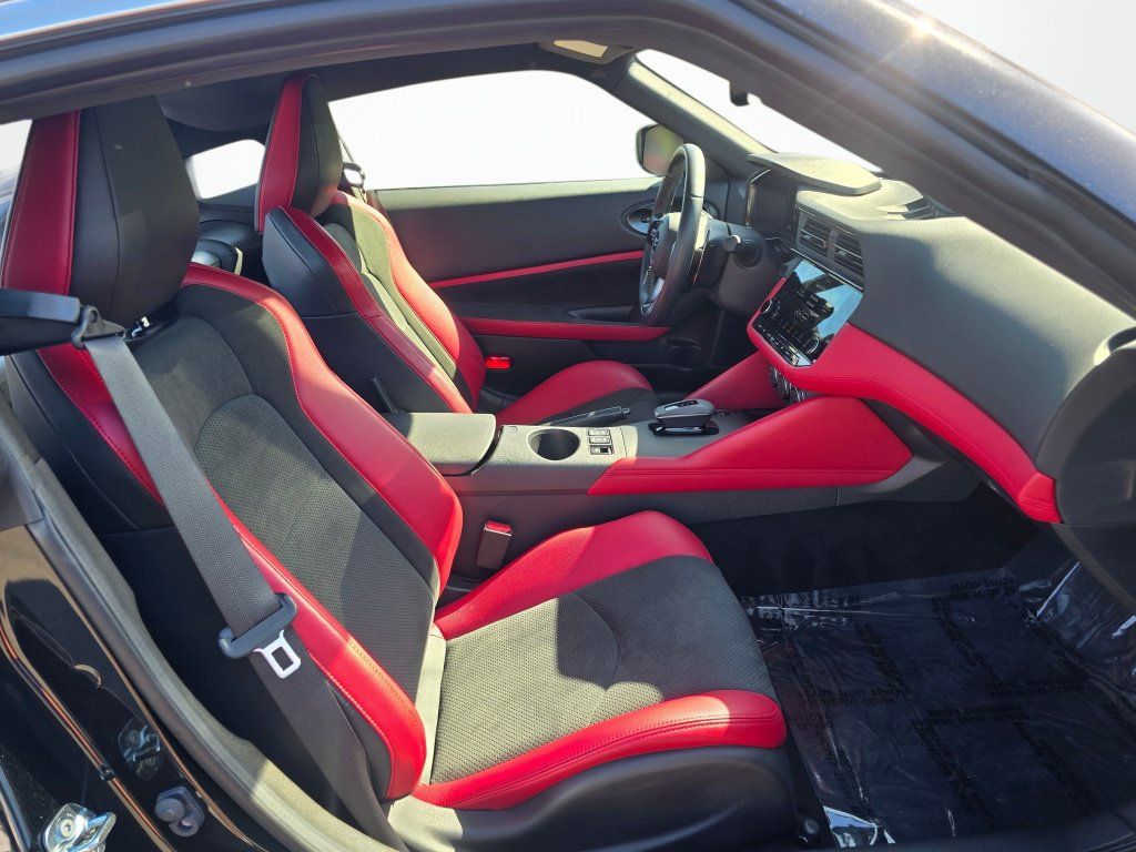 Used 2024 Nissan Z Performance w/ Floor Mat Package RWD image 18