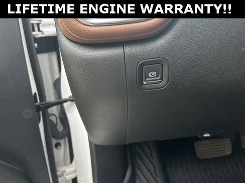 Certified 2022 Chevrolet Silverado 1500 High Country w/ Technology Package image 19