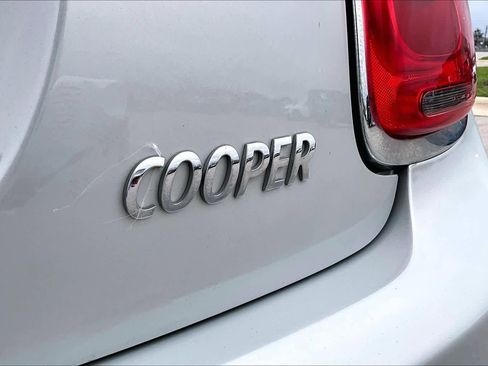 Used 2015 MINI Cooper 2-Door Hardtop image 10