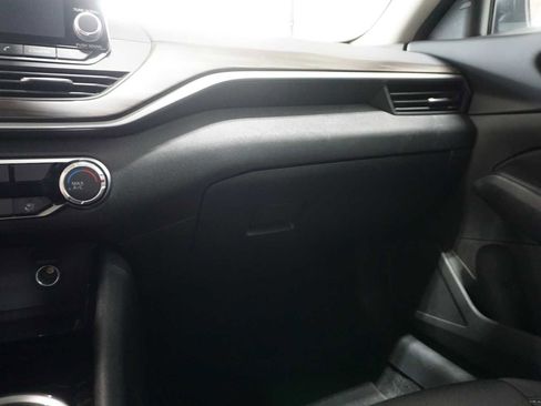 Used 2024 Nissan Altima 2.5 SV image 19